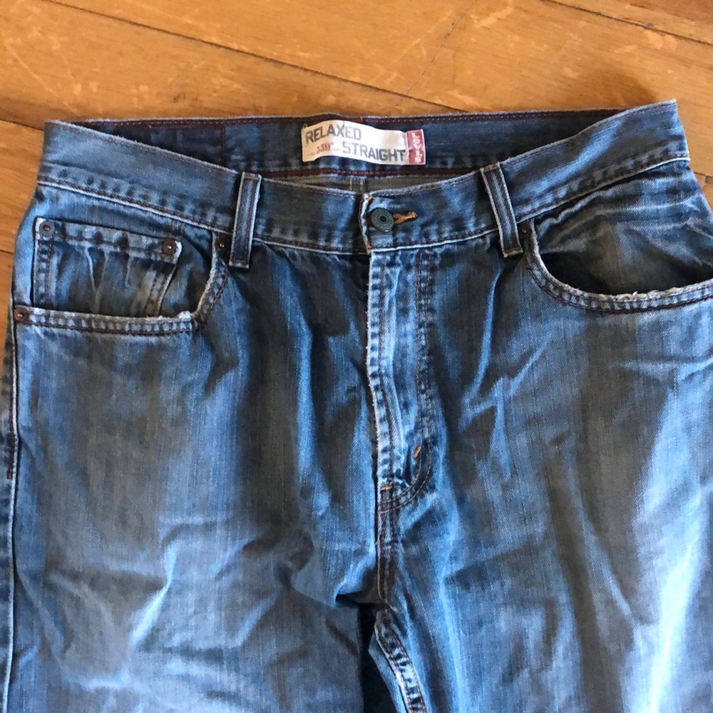 Men’s Levi 559 relaxed straight jeans. Size 33Wx34L.